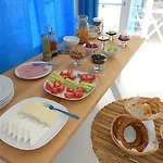 Manta Bed & Breakfast 3*